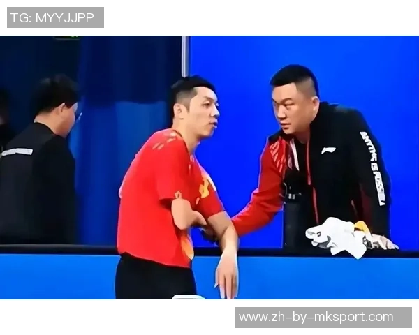 许昕与樊振东在CCTV5精彩对决乒乓球赛场再现巅峰对决的激烈瞬间